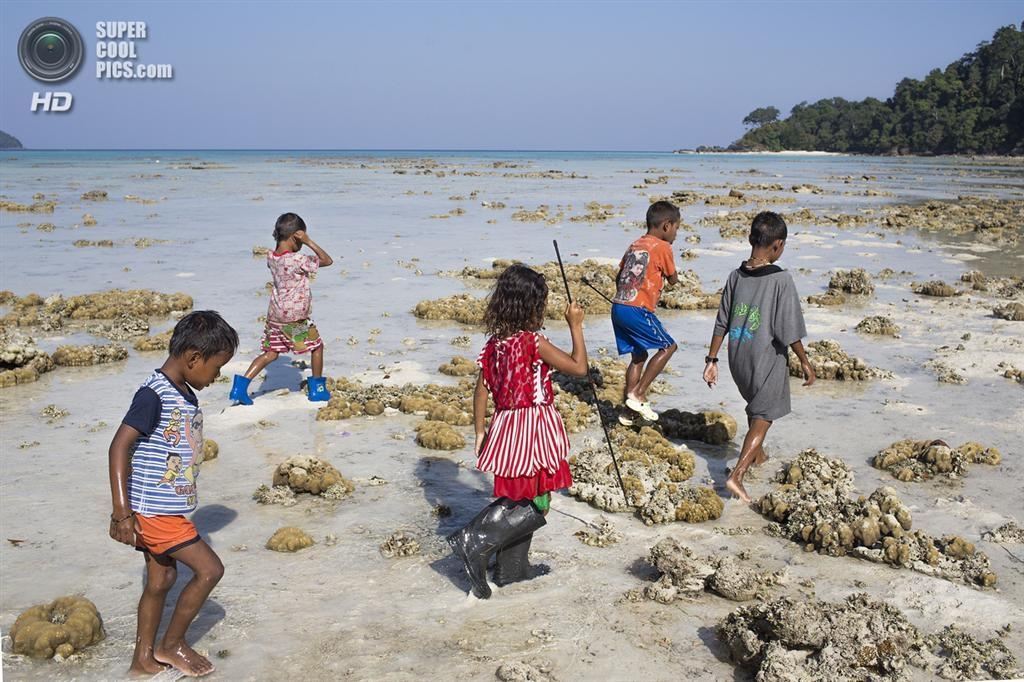 Мокени. Життя морських кочівників