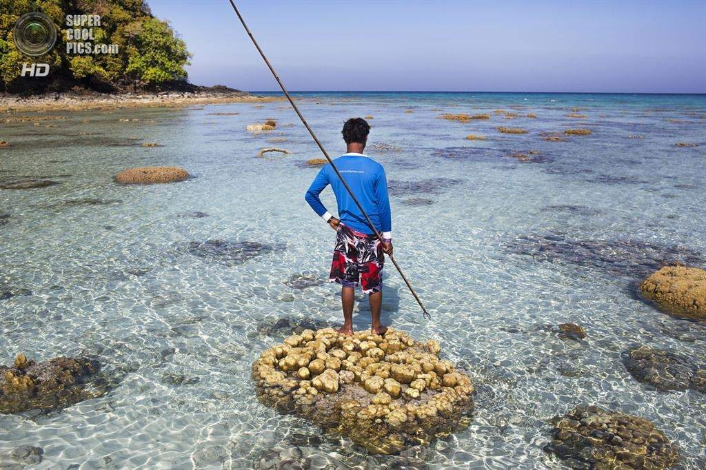 Мокени. Життя морських кочівників