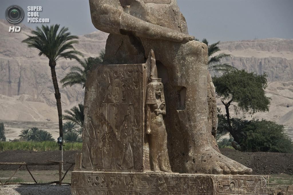 Археологи нашли древние статуи Аменхотепа III