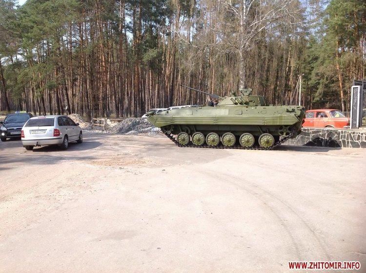 На Житомирщині регіонал зібрався піти танками на Автомайданівці