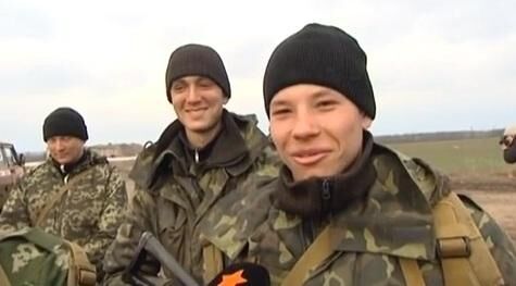Українські солдати зізналися в любові батькам і запевнили, що народ "під надійним захистом"