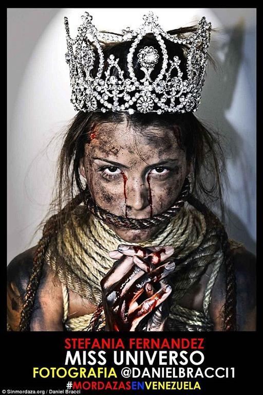 "Мисс Вселенная 2009" в крови и с кляпом во рту взывает о помощи народу Венесуэлы