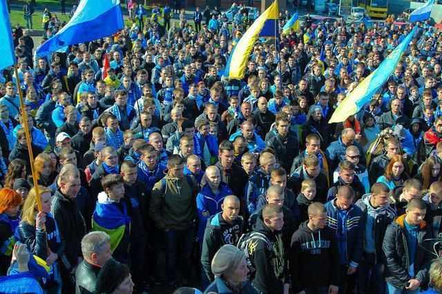 Фани українських клубів провели марші єдності