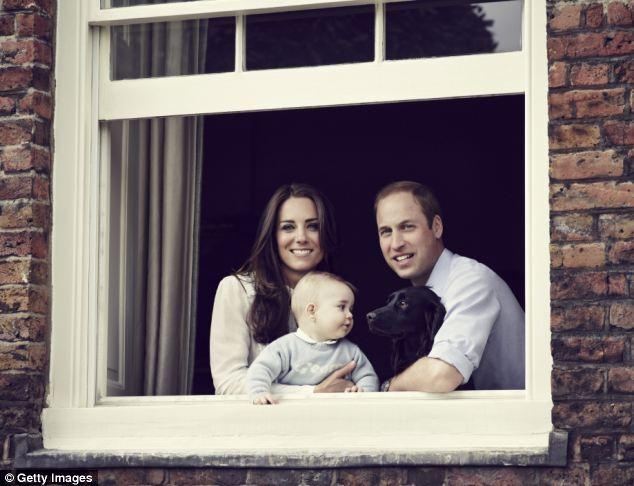 Кейт и принц Уильям показали новое фото своей счастливой семьи 