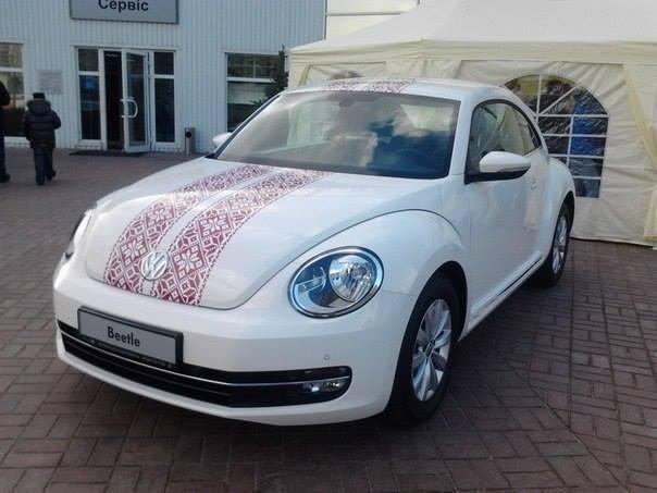 На автодорогах Украины появились авто с патриотическим тюнингом