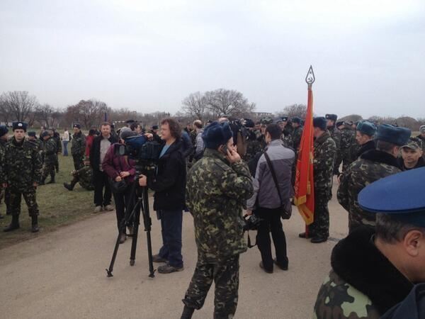 Украинские военные в Бельбеке ждут силового захвата - очевидец