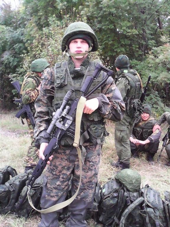 Одним з "зелених чоловічків" у Криму виявився співробітник російського МВС
