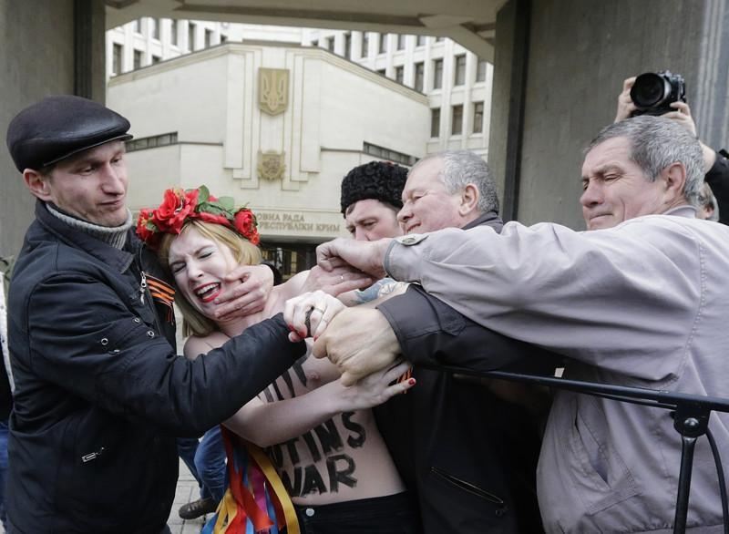 У Сімферополі побили і викрали учасниць FEMEN