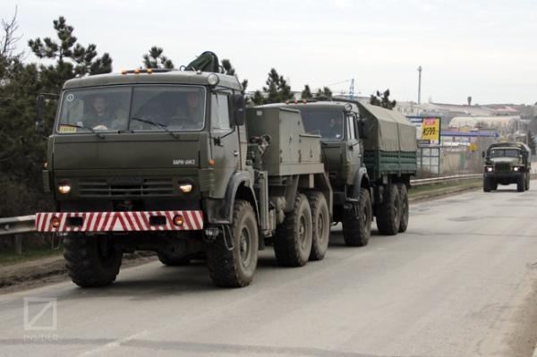 Колона з 70 військових автомобілів увійшла в Сімферополь