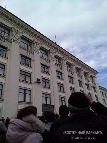 У Луганську проросійські активісти захопили будівлю ОДА