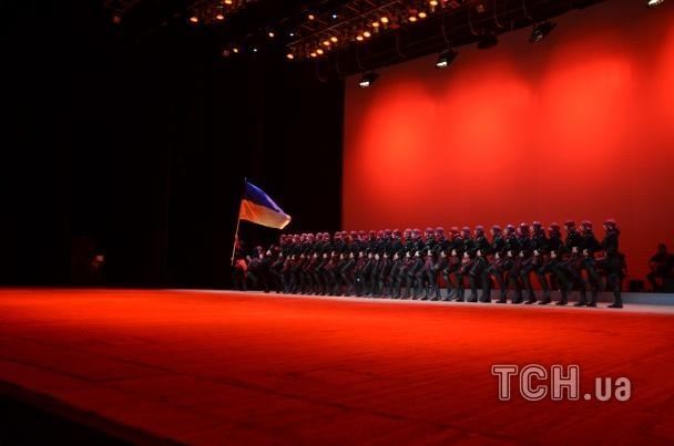 Балет "Сухишвили" выступил в Киеве с флагом Украины и танцевал гопак