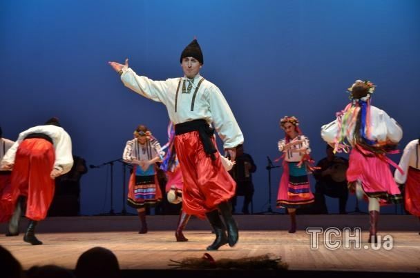 Балет "Сухишвили" выступил в Киеве с флагом Украины и танцевал гопак