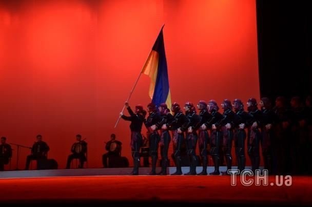 Балет "Сухишвили" выступил в Киеве с флагом Украины и танцевал гопак
