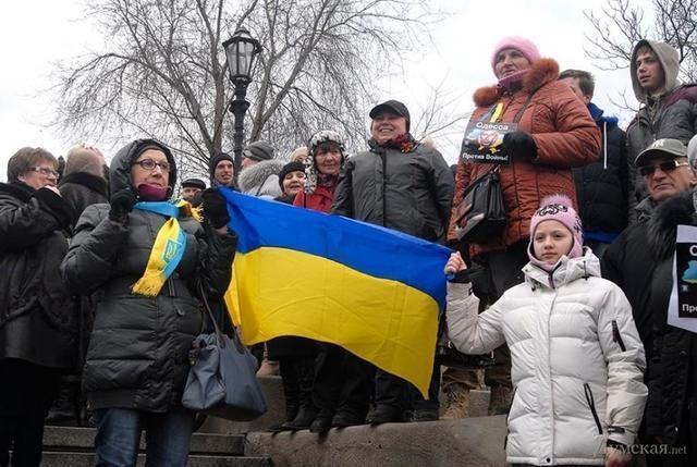 Тысячи одесситов спели гимн Украины на Потемкинской лестнице