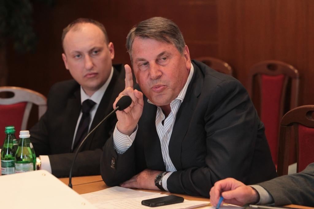 Громадські ради України об'єднуються проти чиновників