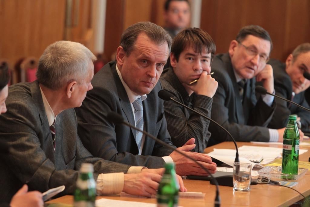 Общественные советы Украины объединяются против чиновников