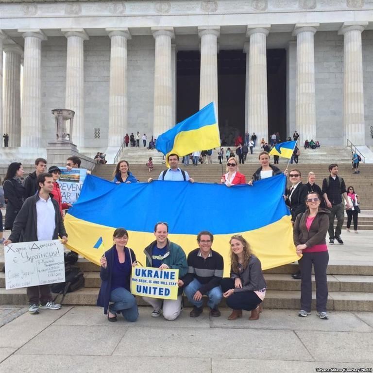 Біля пам'ятника Лінкольну в США мітингували за єдину Україну