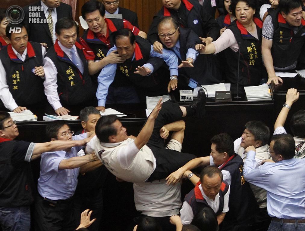 Політичні бої