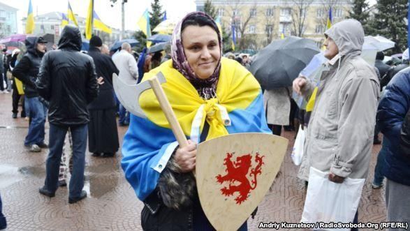 В Луганске на митинге за единство Украины объявили о создании самообороны