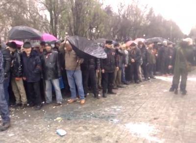 У Запоріжжі побилися Евромайдан і антимайдан: в хід пішли яйця і молоко