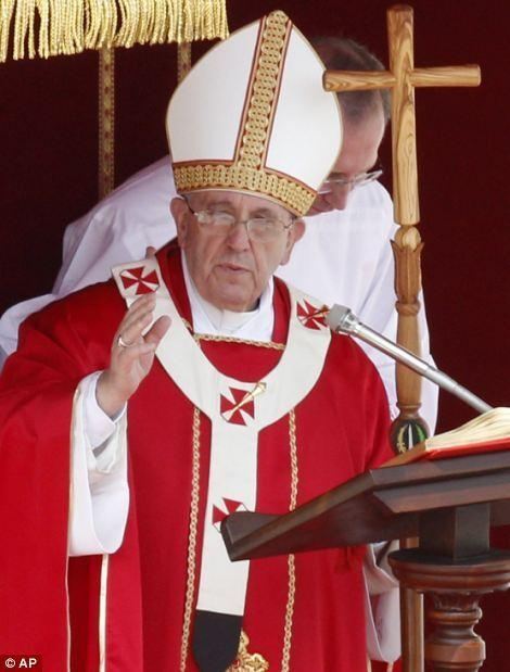 В Вербное воскресенье Папа Римский делал "селфи" с верующими