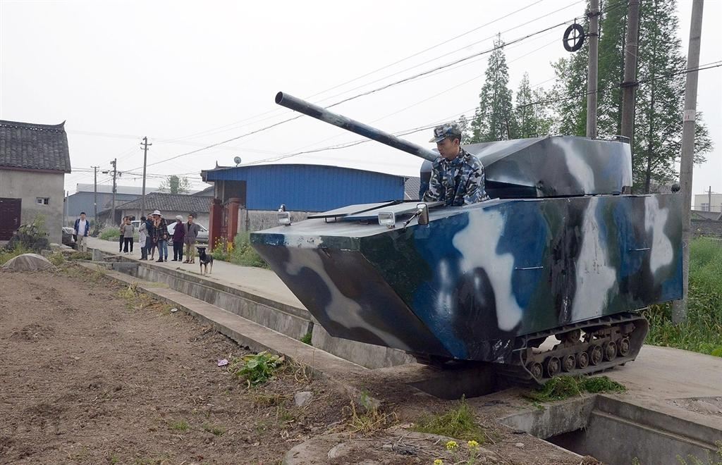 Китаец построил для сына танк