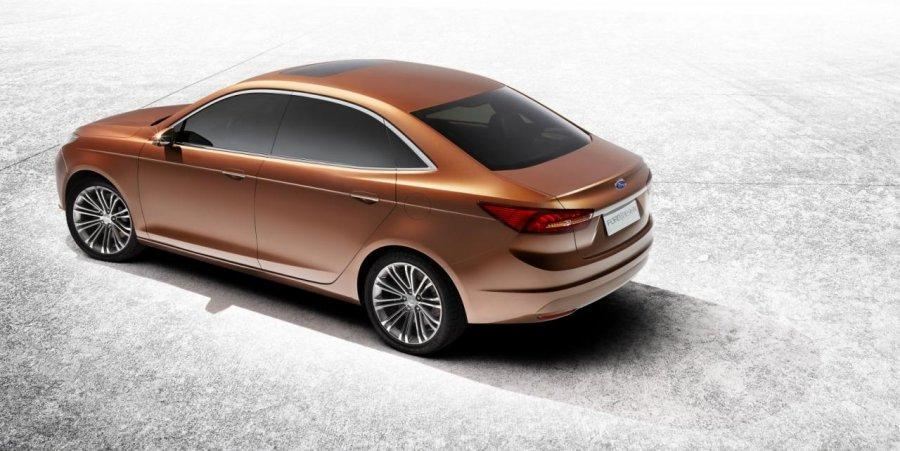 Ford представил новый футуристический седан Escort