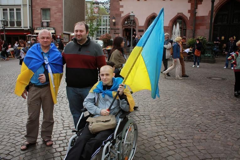 "Stop Adolf Putin": українці діаспори підтримали Україну