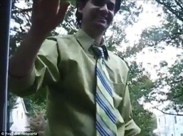 Как дети встречают пап с работы. Самый радостный ролик