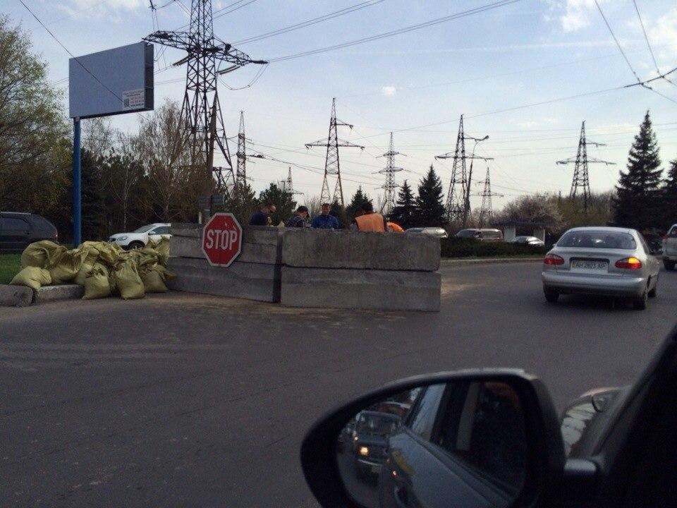 Между Донецком и Макеевкой устанавливают блокпосты