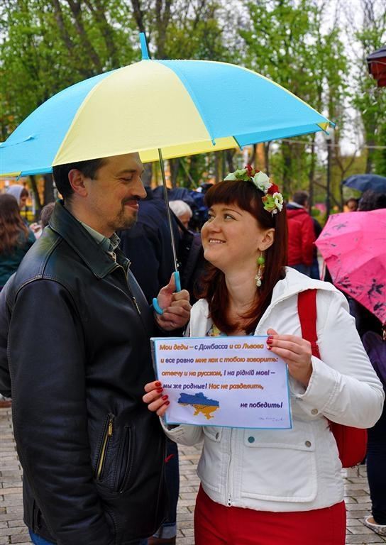 Кияни зібрали паски для жителів Донецька і Луганська