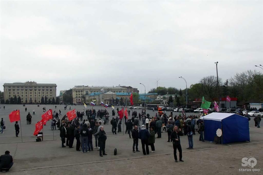 150 протестующих в Харькове выбрали "народного губернатора" и послали его в Москву