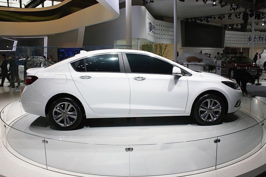 В Пекине показали новый Chevrolet Cruze