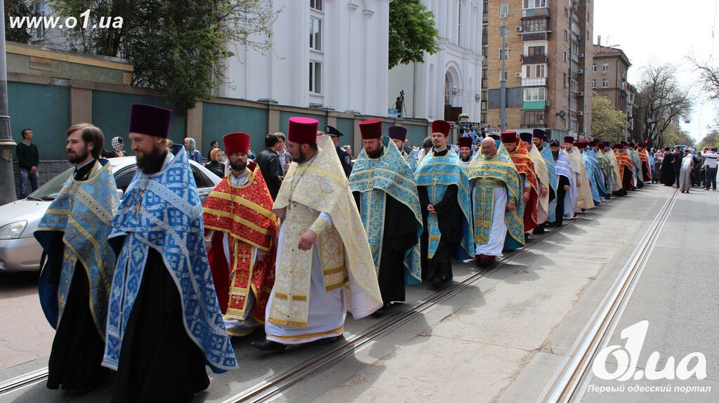 В Одесі відбувся Хресний похід, під час якого просили бога про світ 