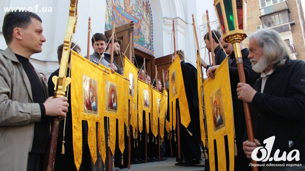 В Одесі відбувся Хресний похід, під час якого просили бога про світ 