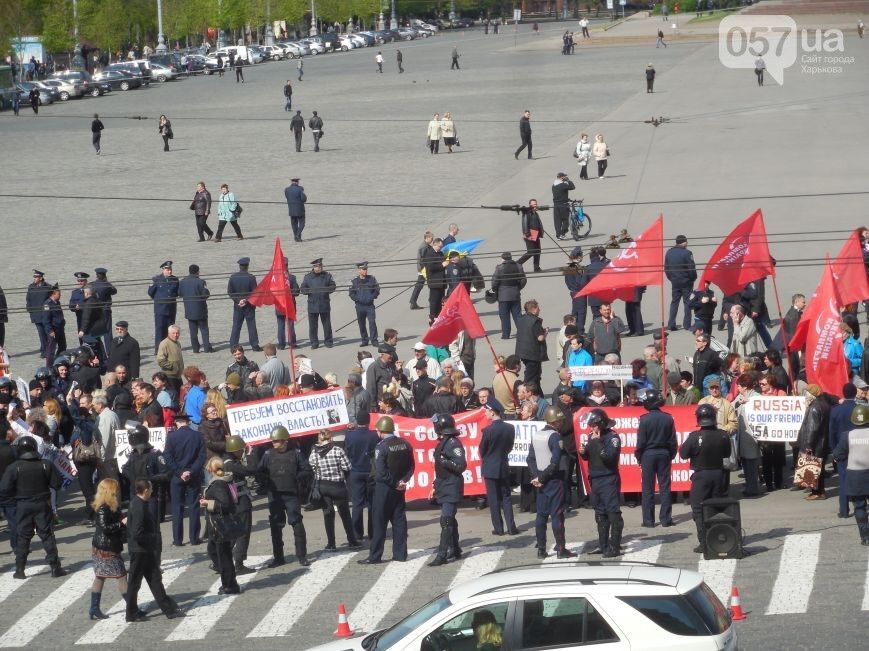  У Харкові патріоти і сепаратисти мітингують біля стін ОДА