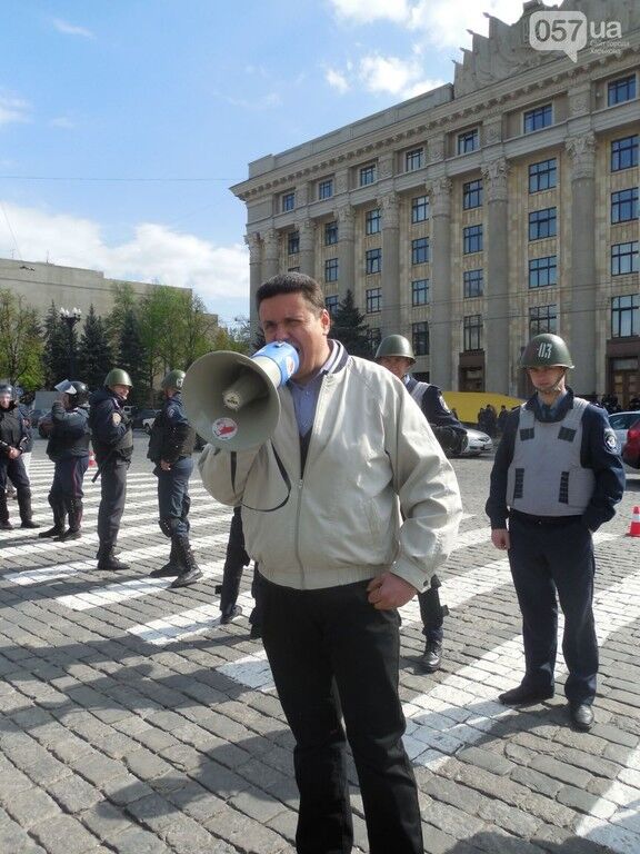  У Харкові патріоти і сепаратисти мітингують біля стін ОДА