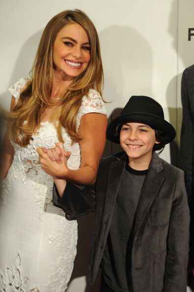 У Софии Вергары заклинила улыбка на красной дорожке