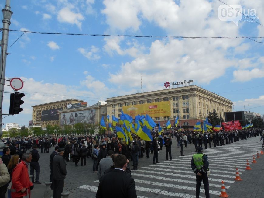  У Харкові патріоти і сепаратисти мітингують біля стін ОДА