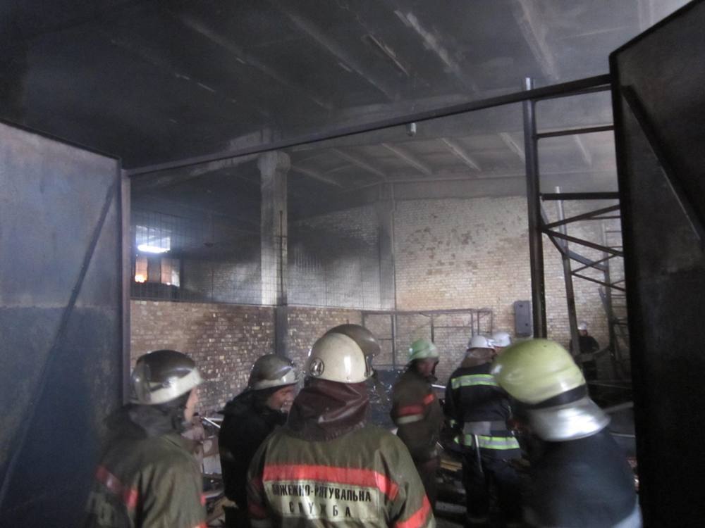 В Киеве ночью горели склады