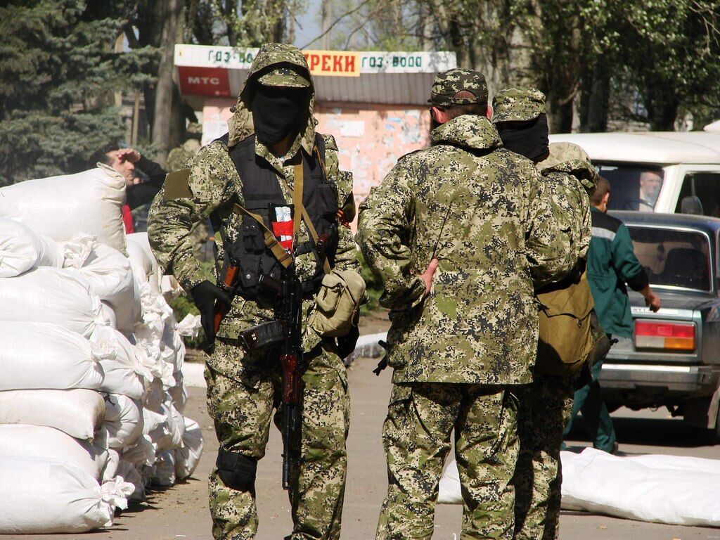 В Константиновке милиция ведет переговоры с террористами