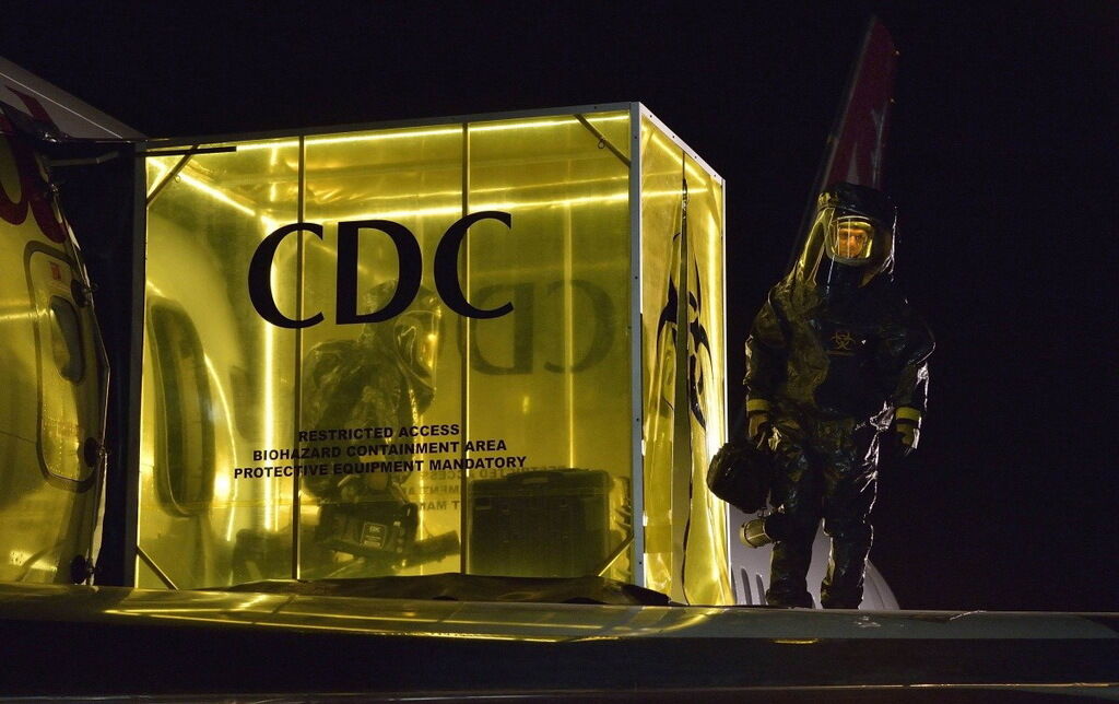 Сериал Гильермо дель Торо обзавелся противненьким постером