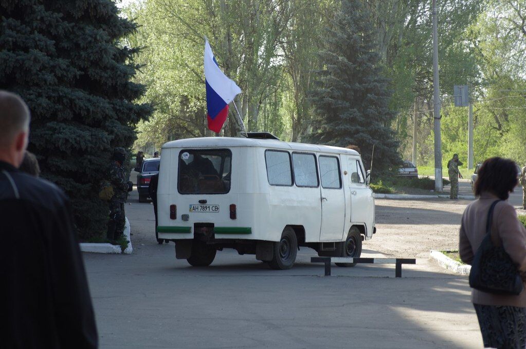 В Константиновке милиция ведет переговоры с террористами