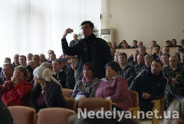 В Алчевске захватили горсовет. Мэр готов провести референдум