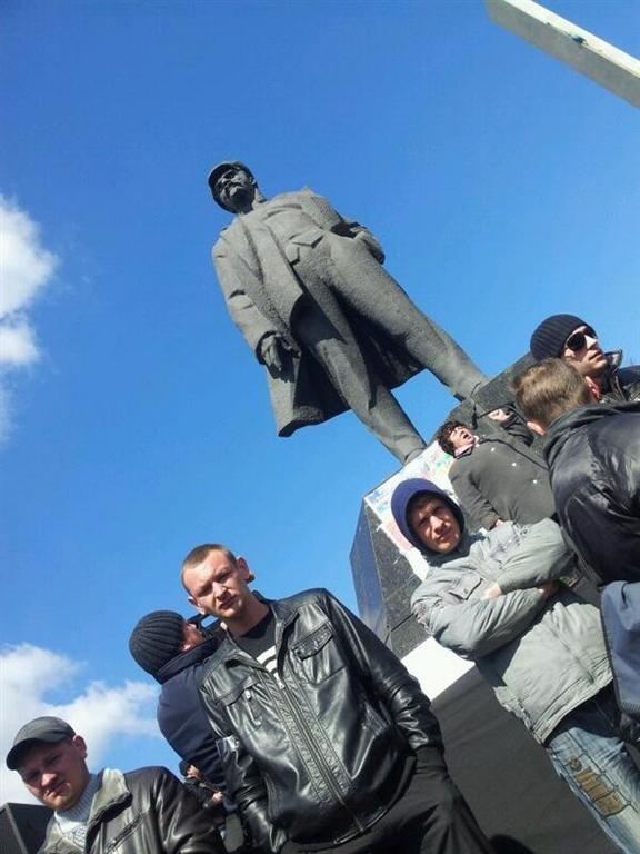 Полтысячи сепаратистов митингуют в Донецке