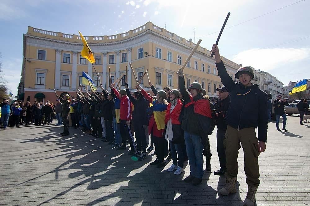 В Одессе евромайдановцы едва не подрались между собой