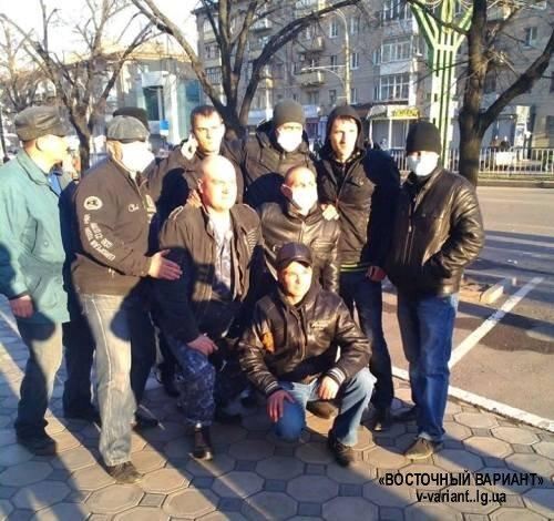 У Луганську СБУ "з волі народу" звільнила заарештованих проросійських активістів