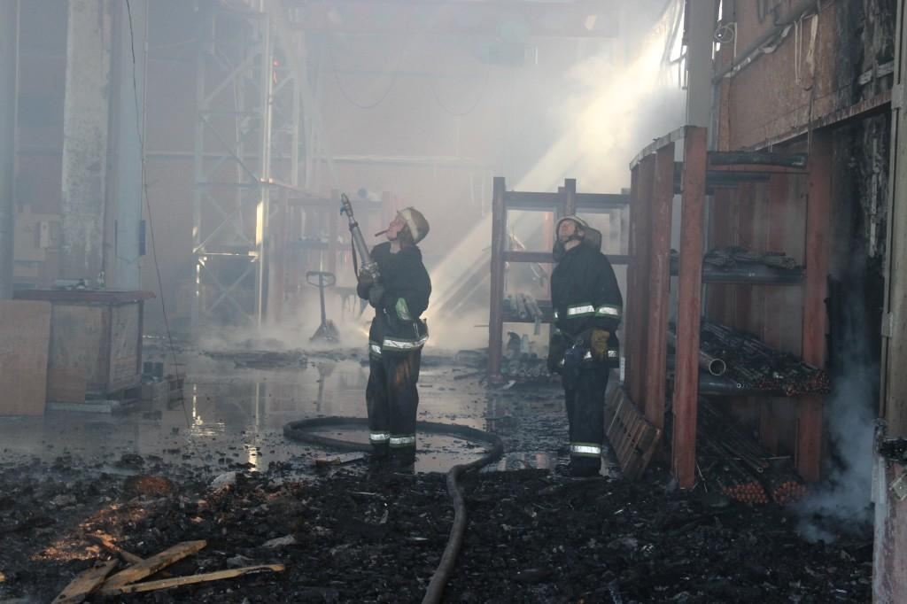 На Киевщине горел производственно-складской комплекс