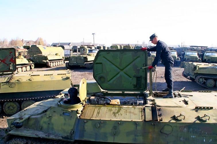 Більше 900 одиниць резерву військової техніки готують до використання - Міноборони