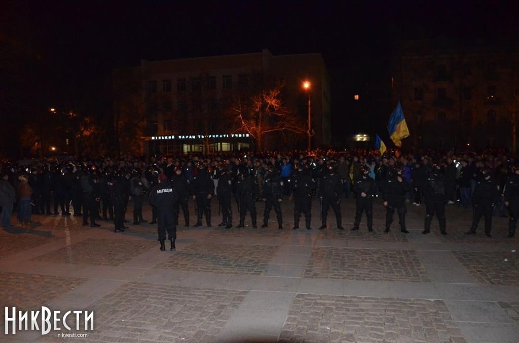 Сепаратистов в Николаеве майдановцы разгоняли под "Слава Украине!"